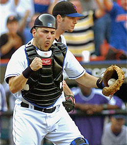 New York Mets catcher Paul Lo Duca might have miss some time.