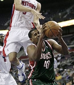 Kurt Thomas is seeing more PT for the Milwaukee Bucks.